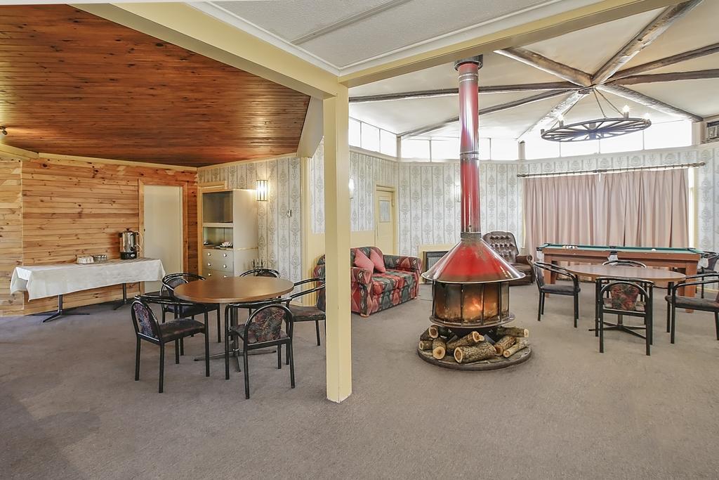 Coomacountry Club Motor Inn Dış mekan fotoğraf