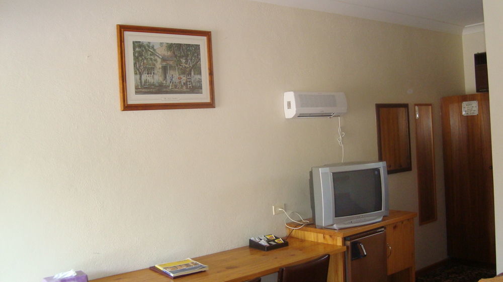 Coomacountry Club Motor Inn Dış mekan fotoğraf