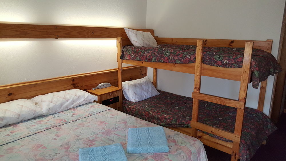 Coomacountry Club Motor Inn Dış mekan fotoğraf