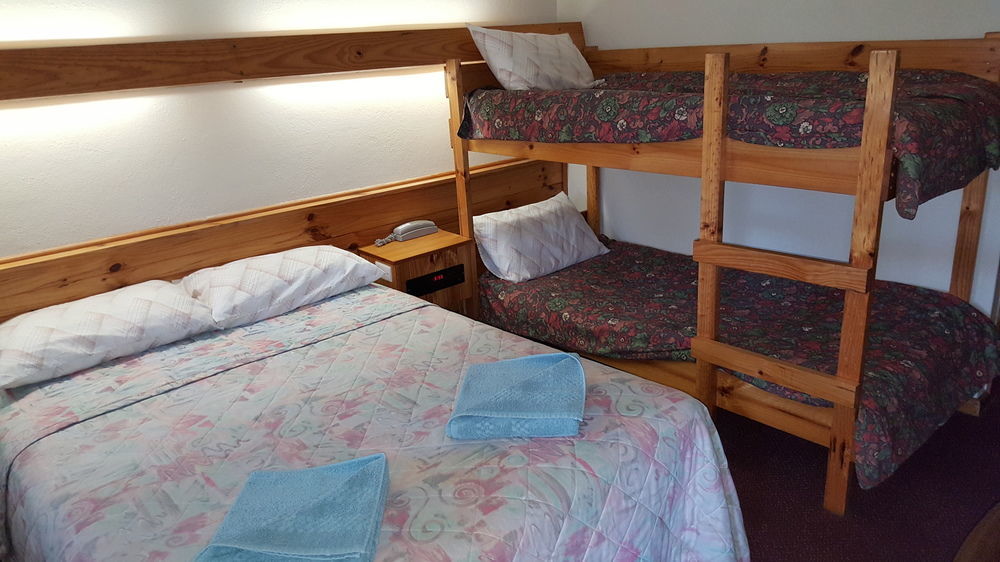 Coomacountry Club Motor Inn Dış mekan fotoğraf