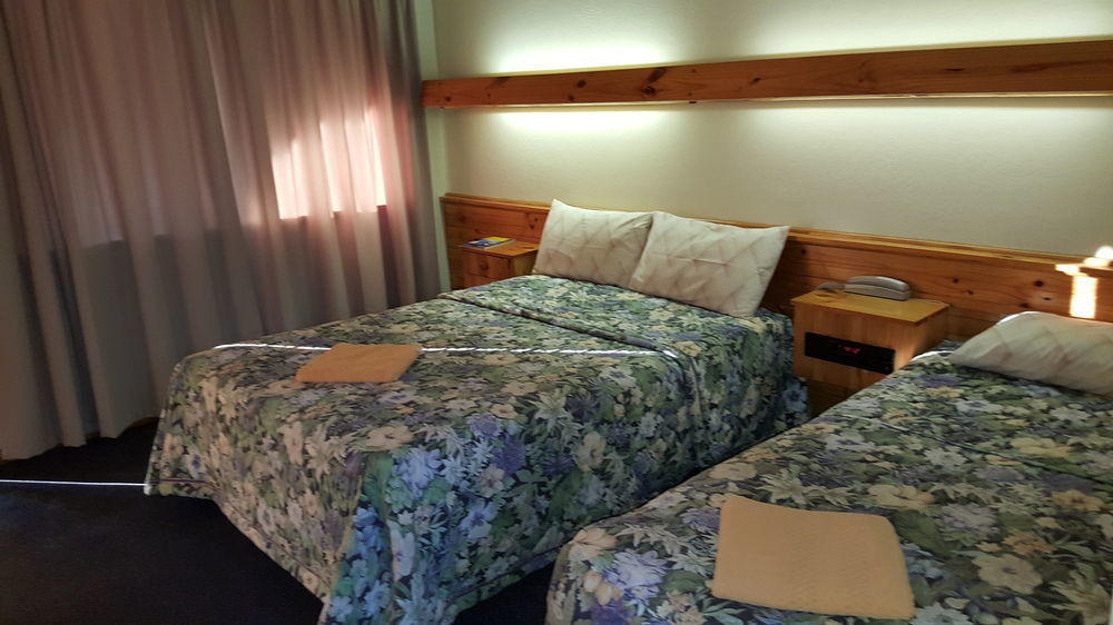 Coomacountry Club Motor Inn Dış mekan fotoğraf