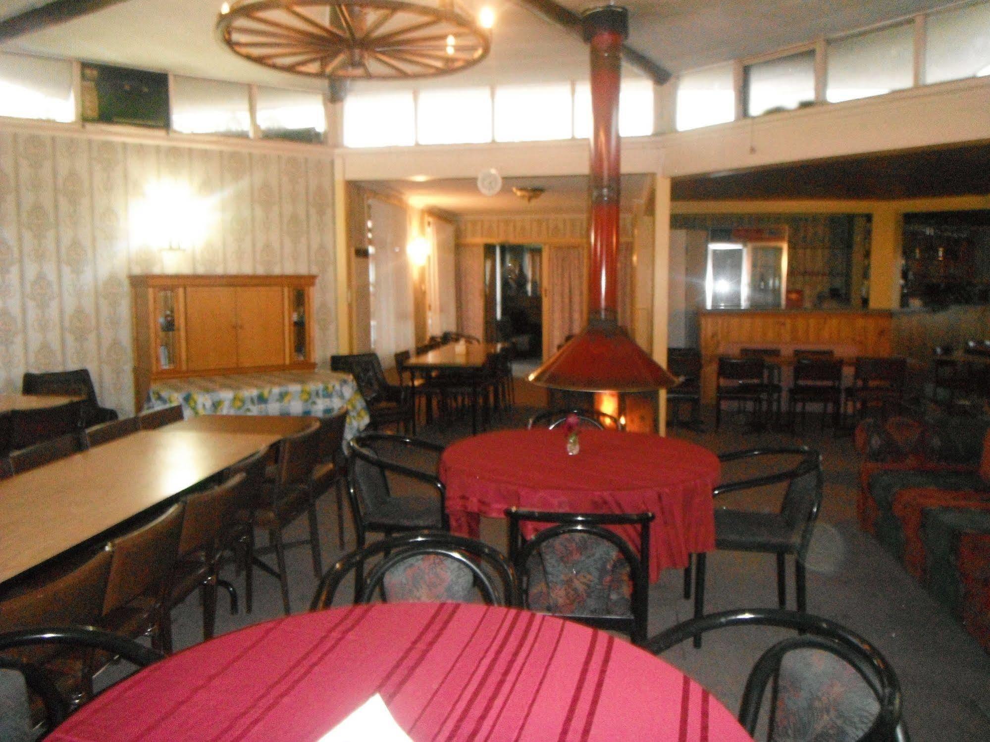 Coomacountry Club Motor Inn Dış mekan fotoğraf