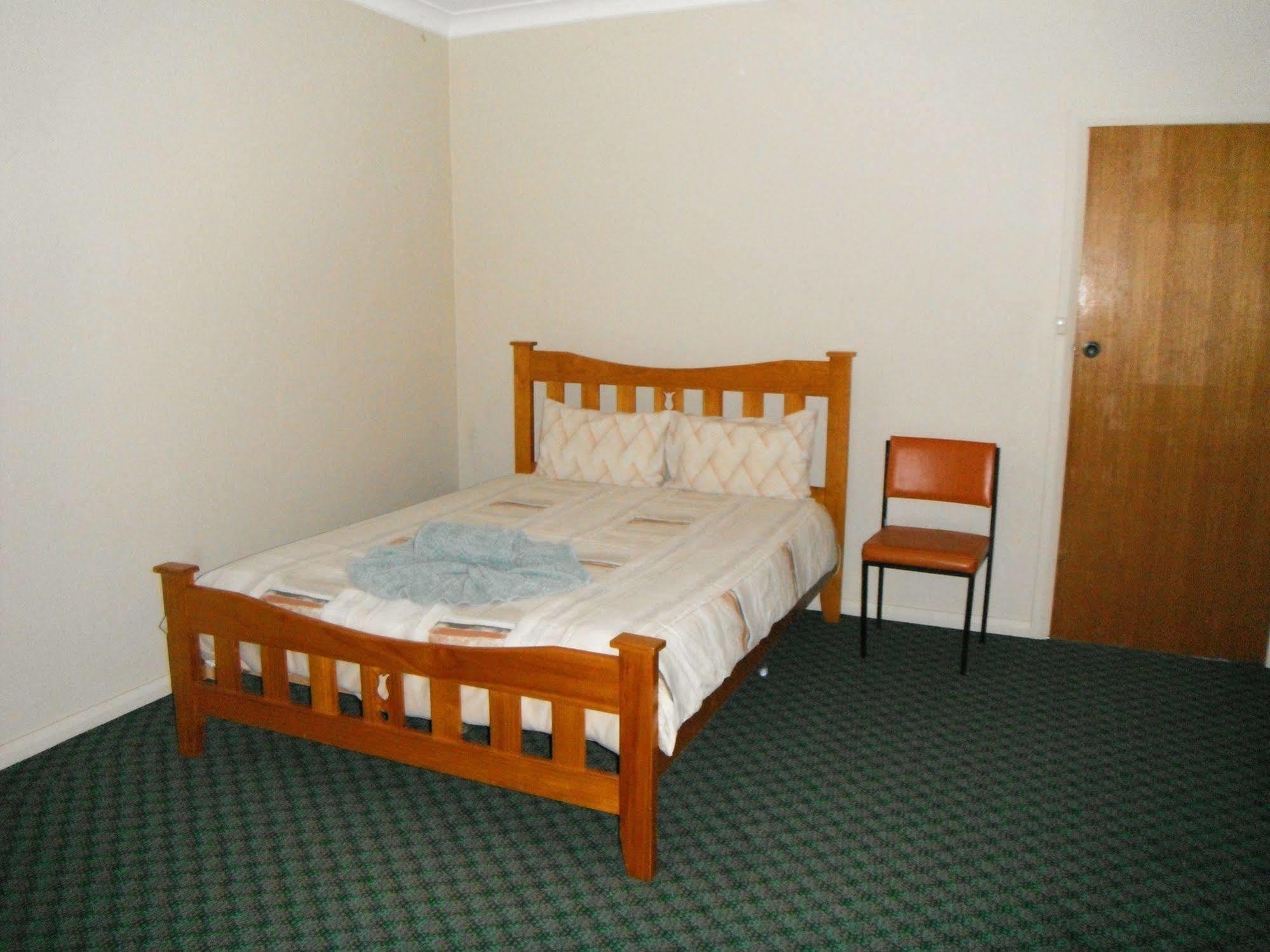 Coomacountry Club Motor Inn Dış mekan fotoğraf