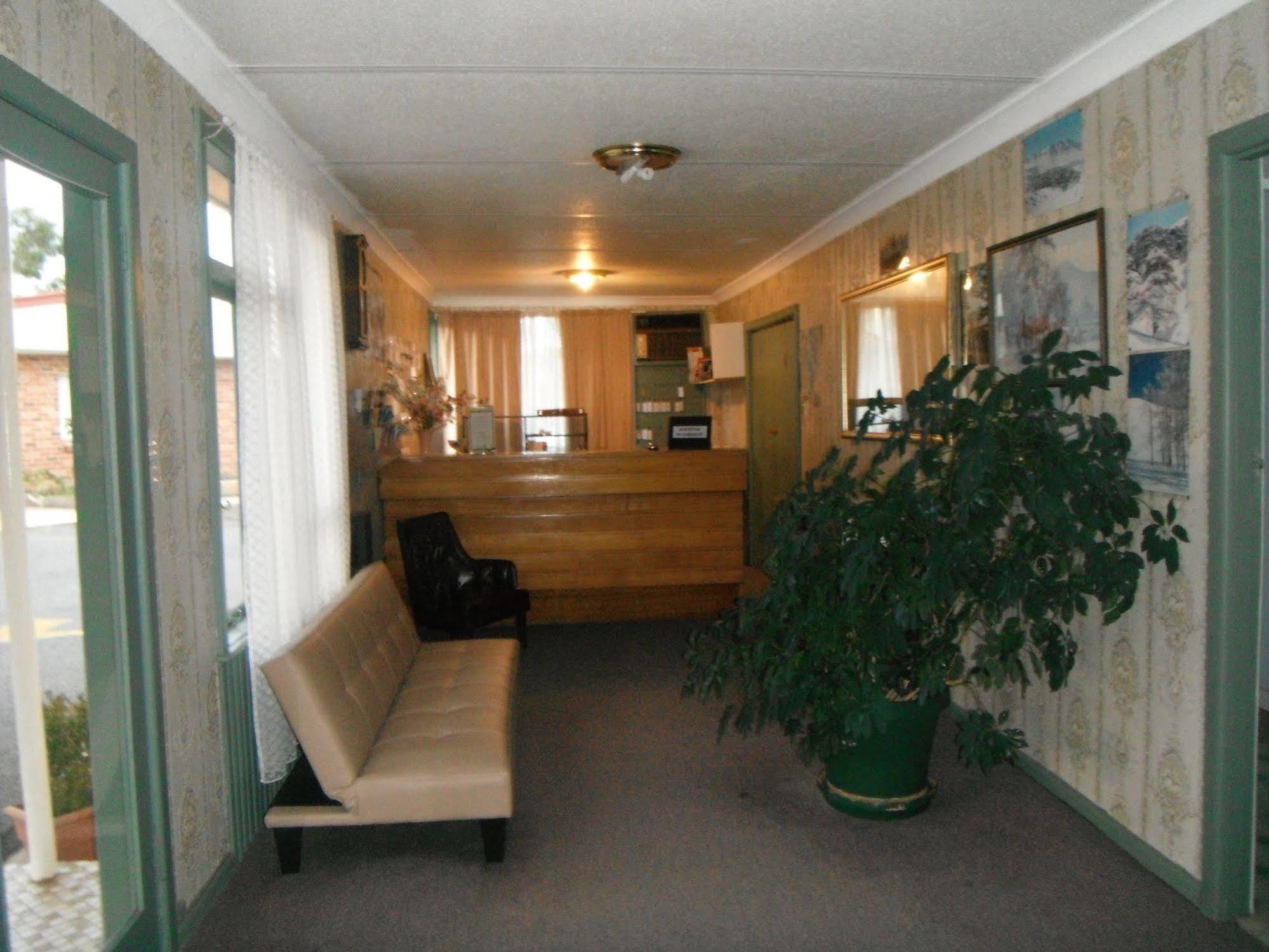 Coomacountry Club Motor Inn Dış mekan fotoğraf