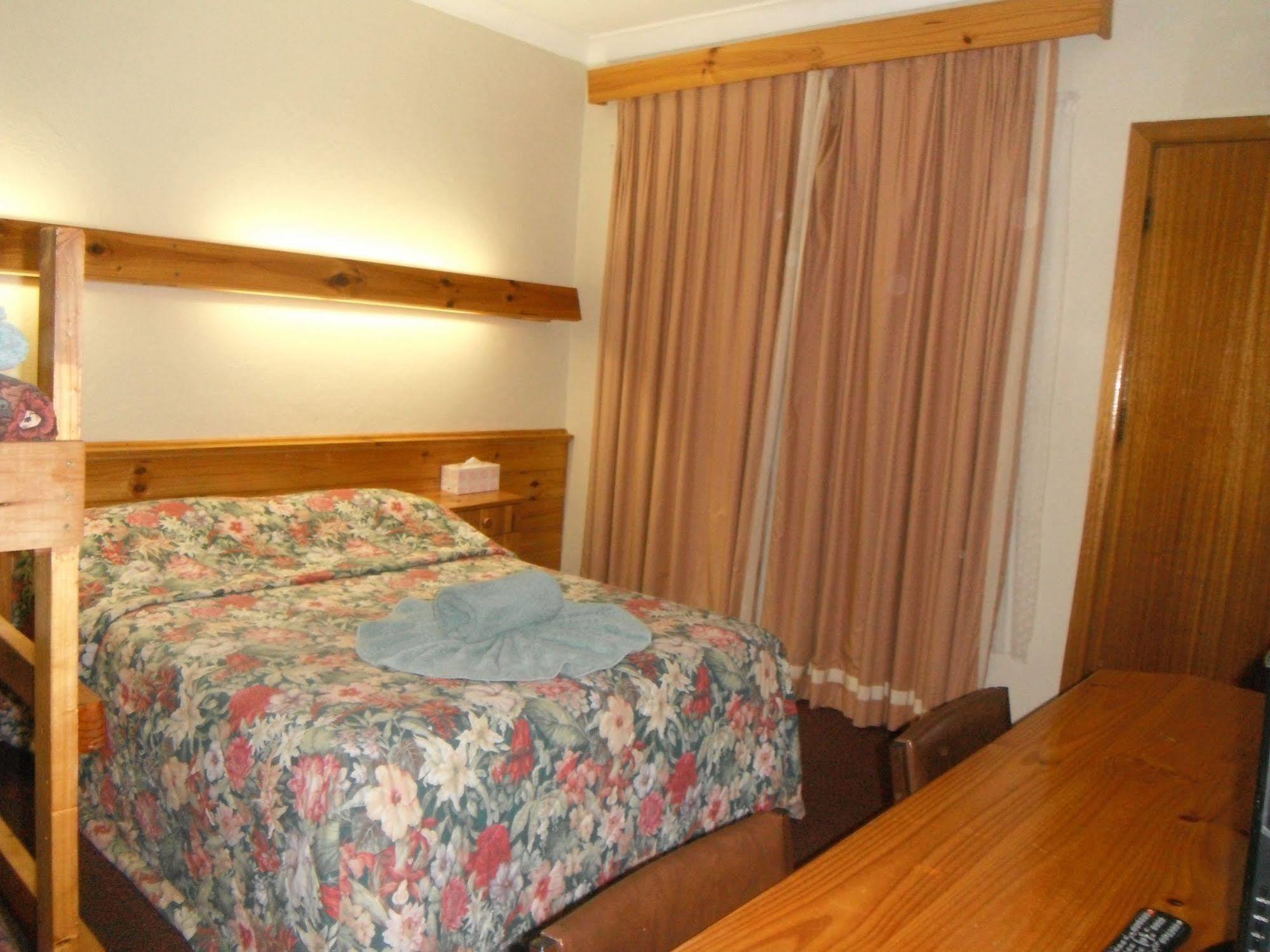 Coomacountry Club Motor Inn Dış mekan fotoğraf