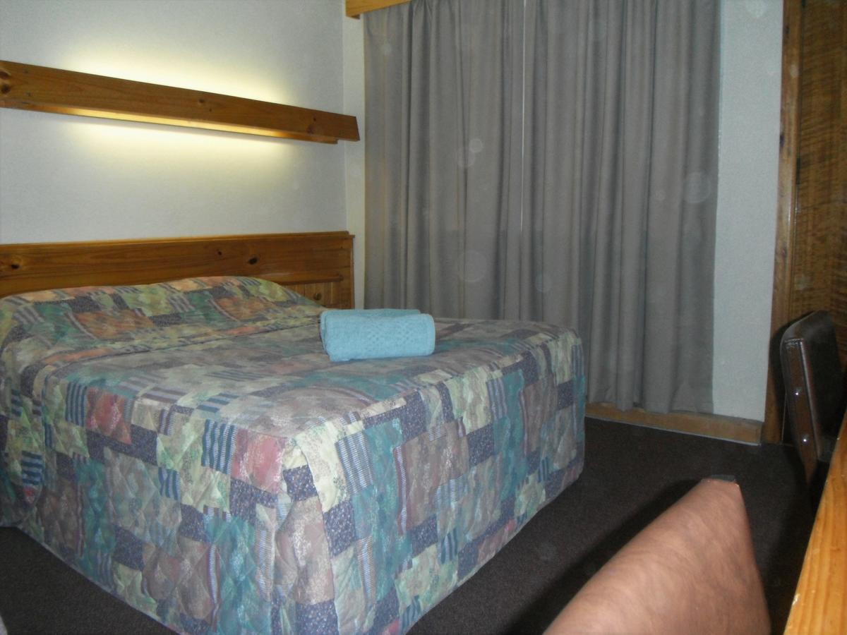 Coomacountry Club Motor Inn Dış mekan fotoğraf